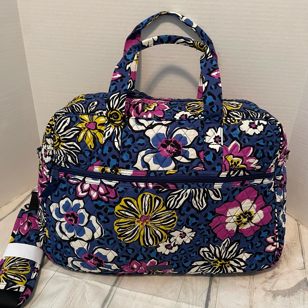 New VERA BRADLEY MEDIUM TRAVELER BAG TOTE cotton floral